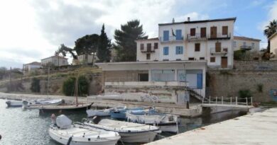 Περιφέρεια – Δήμος Δελφών –Λιμενικό Ταμείο Γαλαξιδίου: Υπέγραψαν προγραμματική σύμβαση για την αποπεράτωση και ανάδειξη του κτιρίου του πρώην Ναυτικού Ομίλου