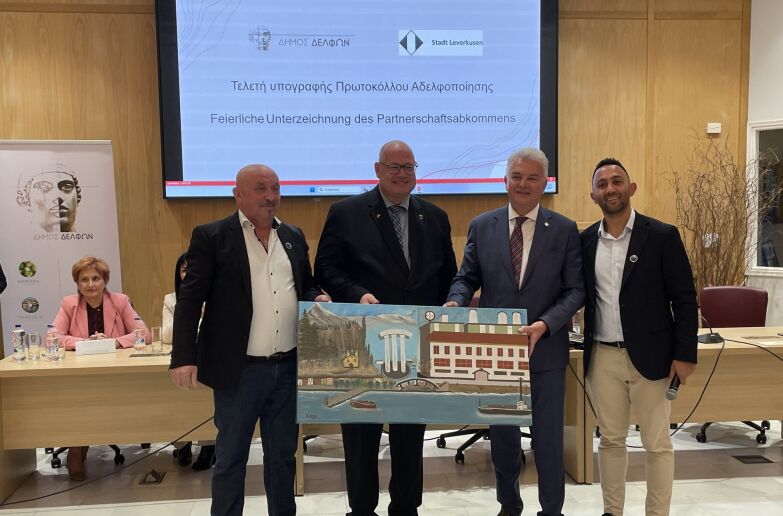 Πραγματοποίηθηκε η  Τελετή Αδελφοποίησης των Δήμων Δελφών και Λεβερκούζεν : ““…σήμερα γινόμαστε μέλη μιας σύγχρονης Αμφικτυονίας»